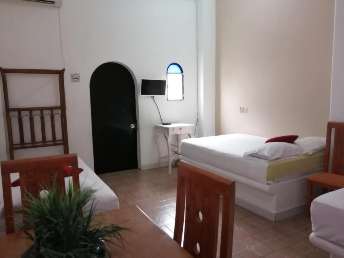 זיהואטנחו Hotel Isis מראה חיצוני תמונה